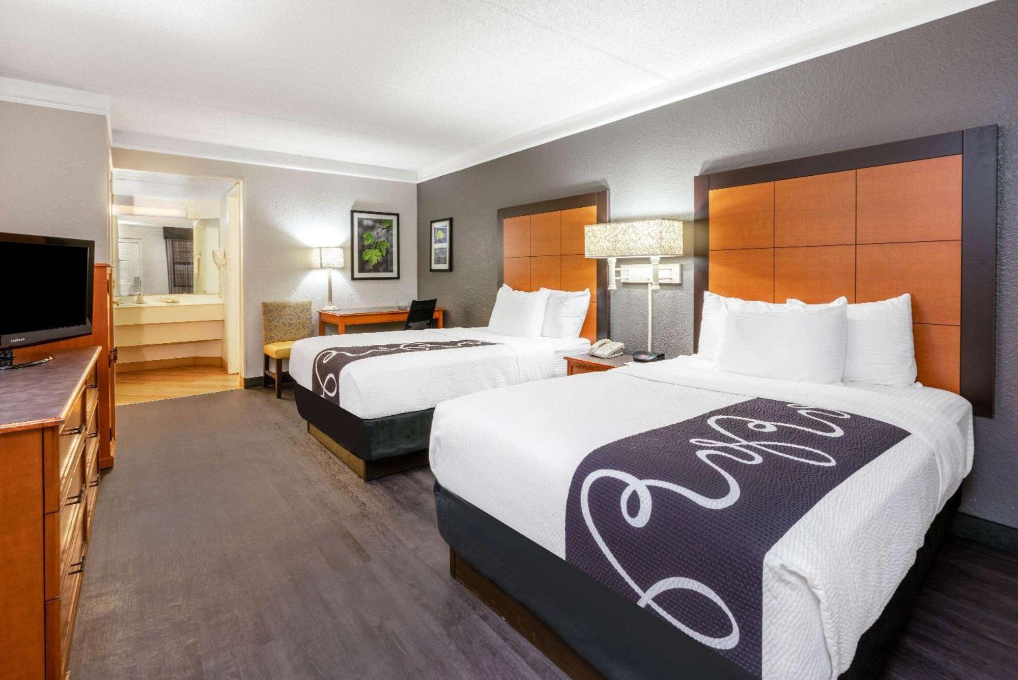Super 8 By Wyndham The Woodlands North Hotell Eksteriør bilde