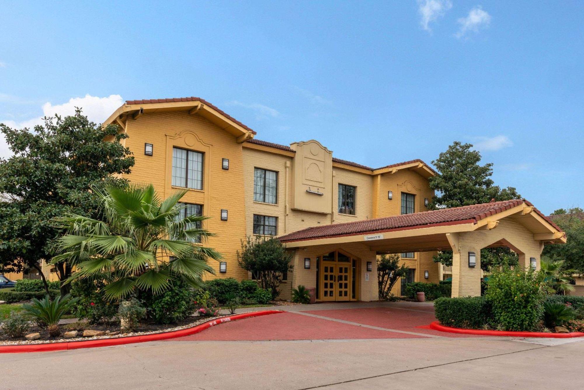 Super 8 By Wyndham The Woodlands North Hotell Eksteriør bilde