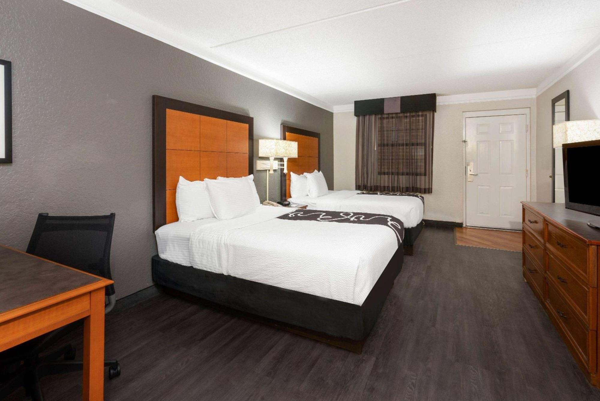 Super 8 By Wyndham The Woodlands North Hotell Eksteriør bilde