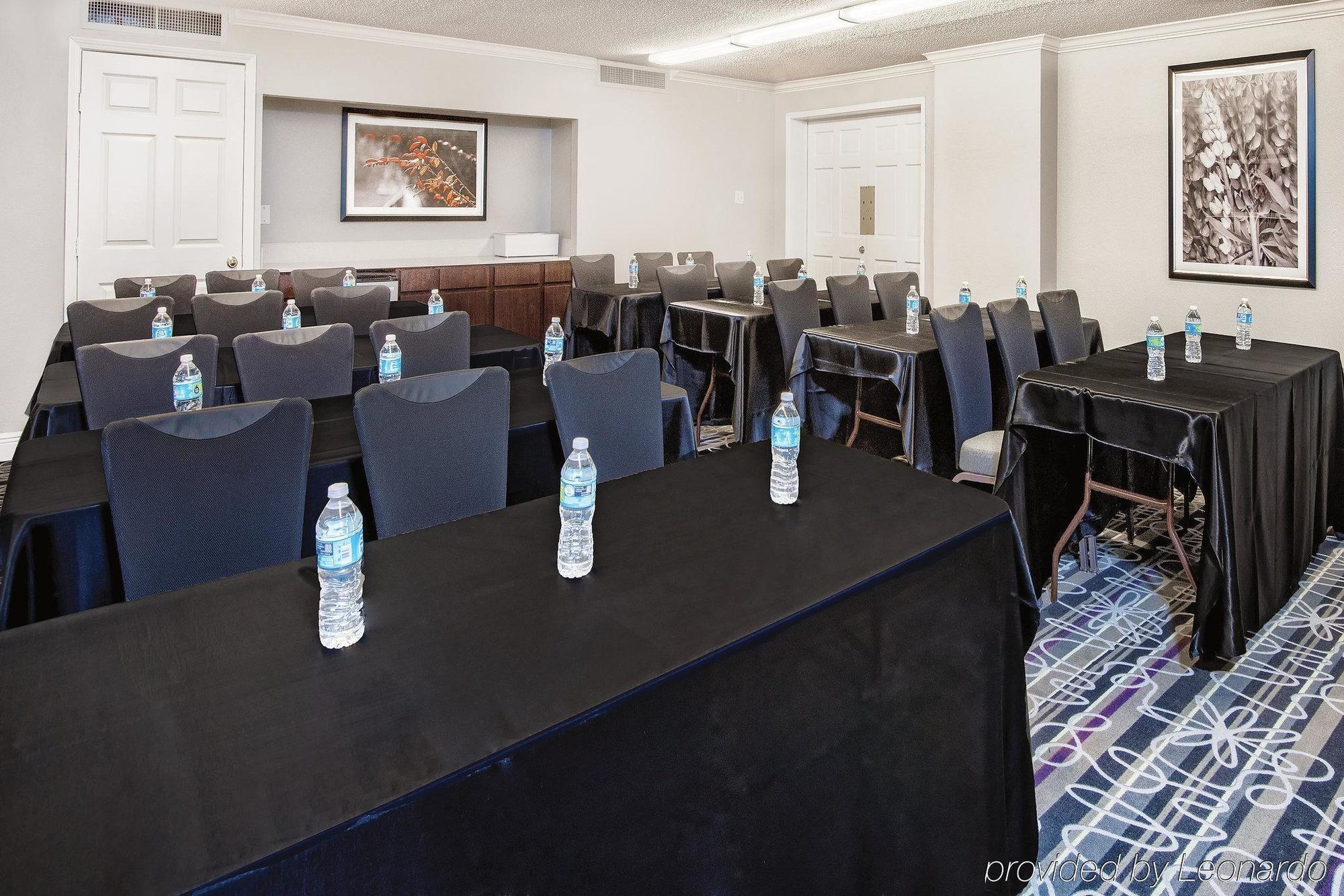 Super 8 By Wyndham The Woodlands North Hotell Eksteriør bilde